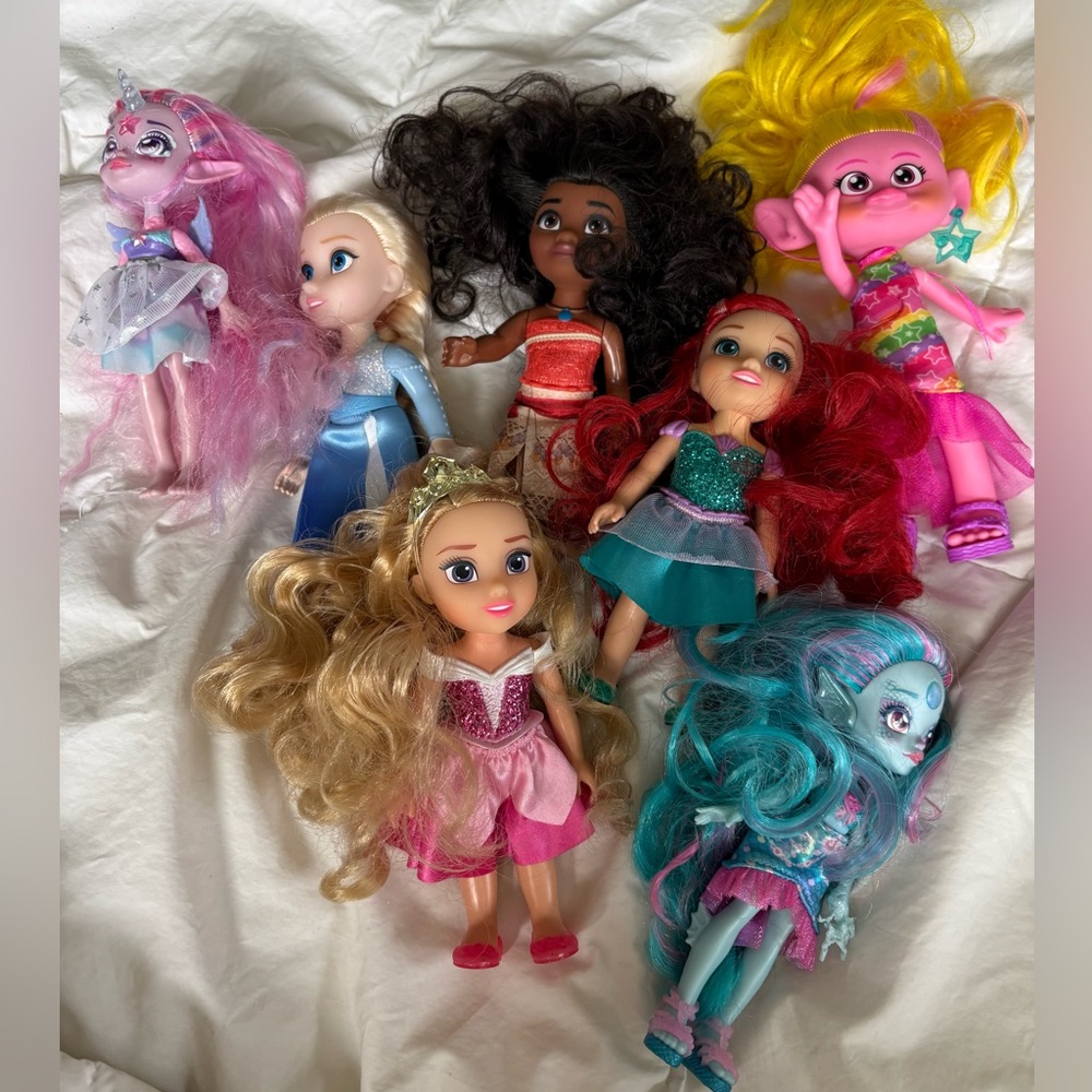 Disney Princesses, Magic Mixie Pixlings  and Troll 7 Doll Bundle